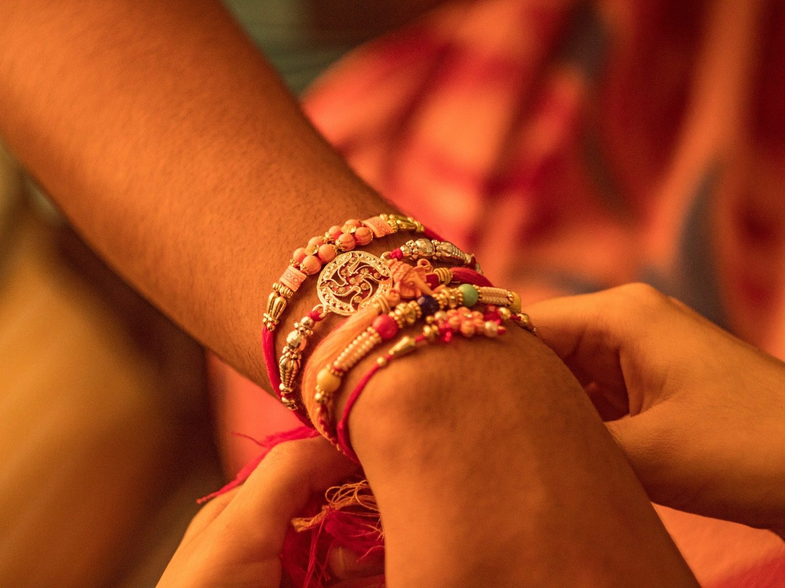 tips-and-tricks-to-celebrate-rakhi-virtually-or-online-informative